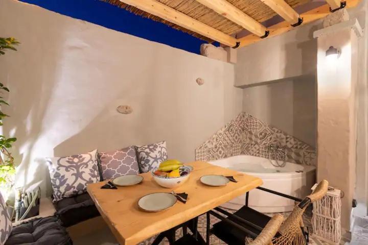 Kyrangelo Traditional House With Outdoor Jacuzzi Koskinou  Exterior foto